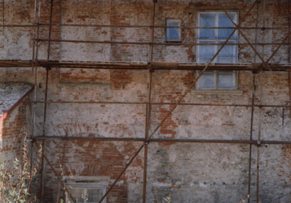oprava fasády západního křídla v roce 1995