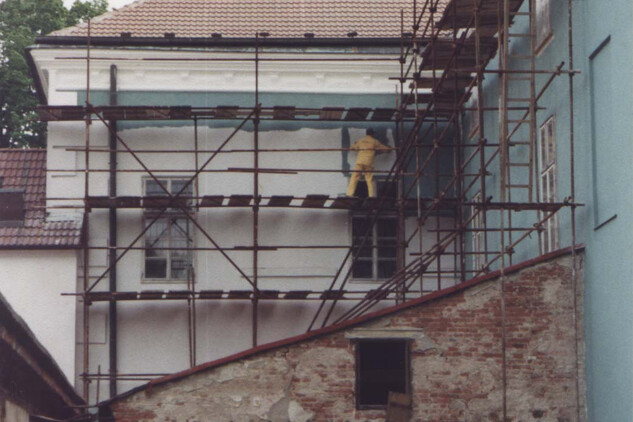 západní strana zámku  roce 1996